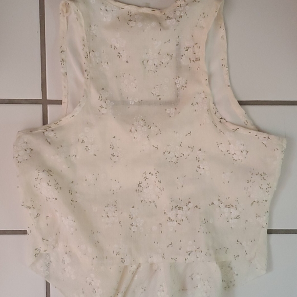 Tank - Picture 3 of 3